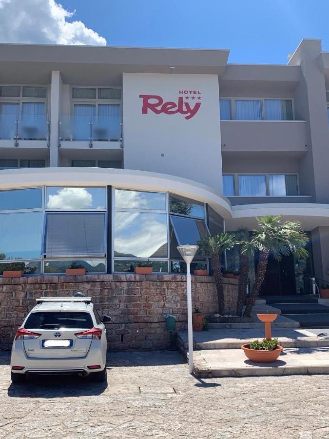 Hotel Residence Rely Бренцоне сул Гарда Екстериор снимка