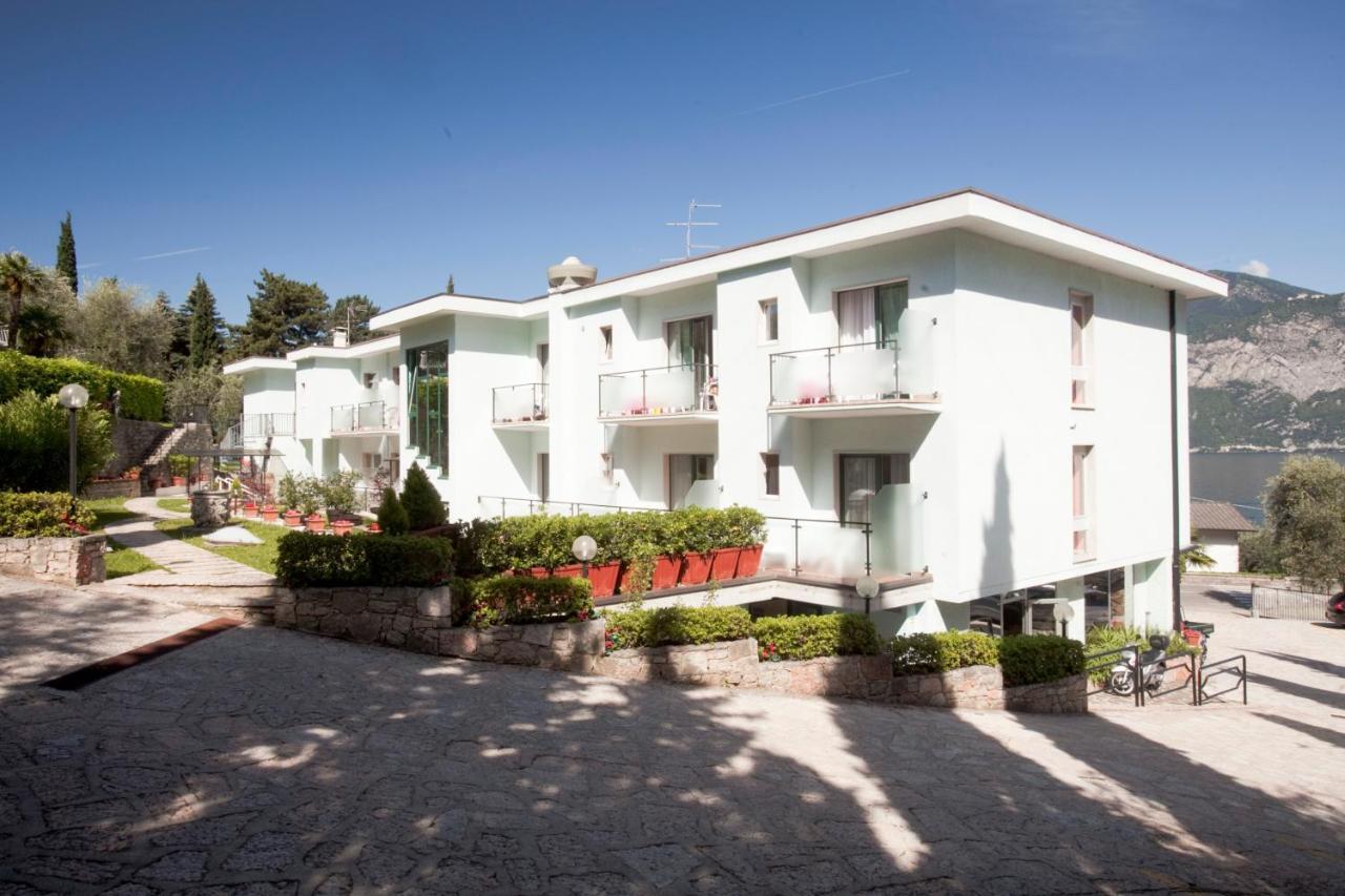 Hotel Residence Rely Бренцоне сул Гарда Екстериор снимка